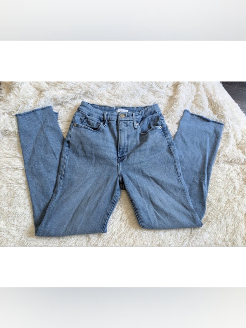 Good American Straight Leg Raw Hemline Light Blue Denim Jeans Size 6